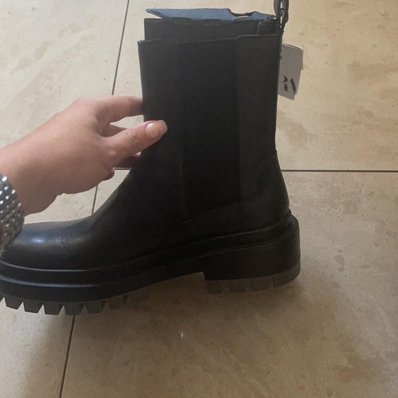 Zara lug sole low heel leather ankle boots - Picture 10 of 11